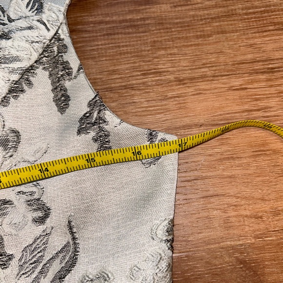 Elegant cocktail dress size 6 - Picture 8 of 10